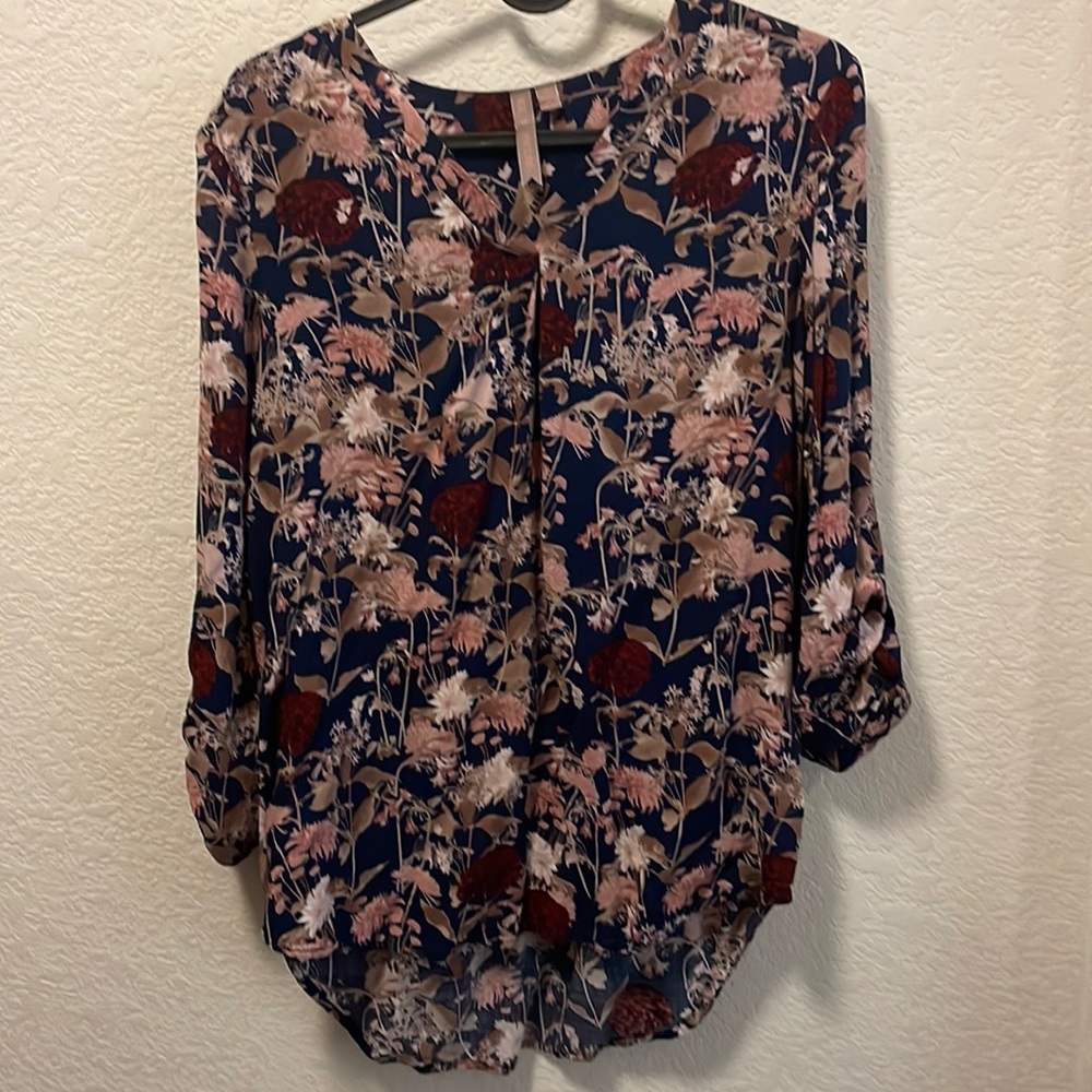 Women’s floral pullover blouse